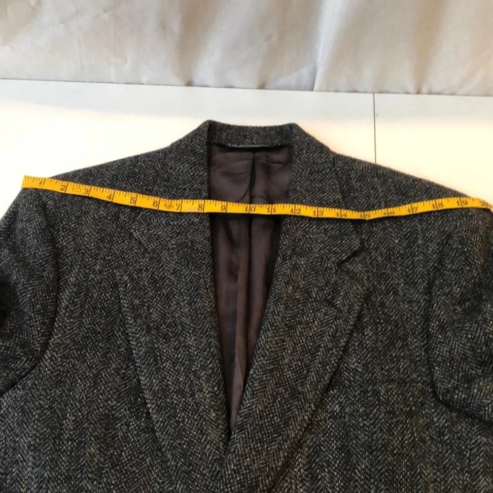 Gray Tweed wool Sport Coat Single breasted 2 button Structured Shoulders *42